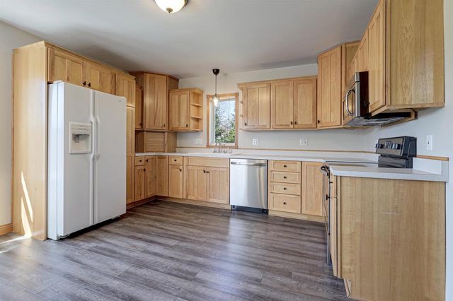 N590 RAILROAD STREET, Sherwood, WI 54169