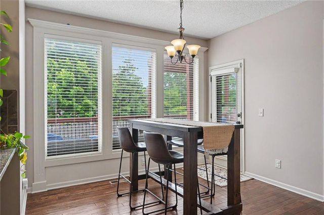 10208 Theden Circle, Lenexa, KS 66220