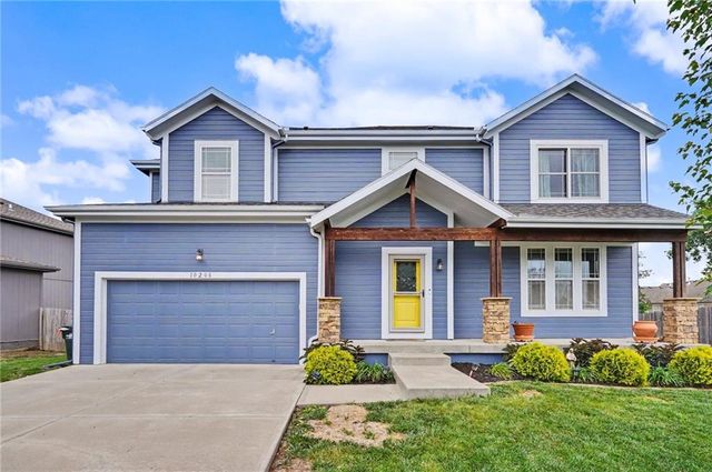 10208 Theden Circle, Lenexa, KS 66220