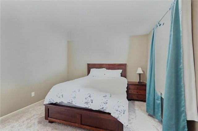 10208 Theden Circle, Lenexa, KS 66220
