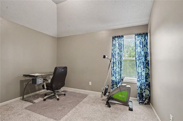 10208 Theden Circle, Lenexa, KS 66220
