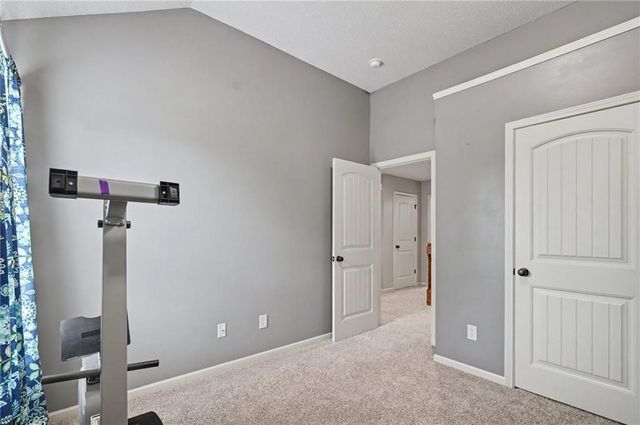 10208 Theden Circle, Lenexa, KS 66220