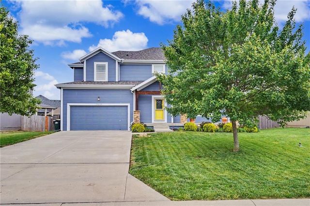 10208 Theden Circle, Lenexa, KS 66220