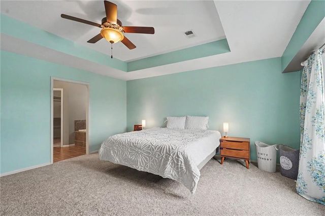 10208 Theden Circle, Lenexa, KS 66220