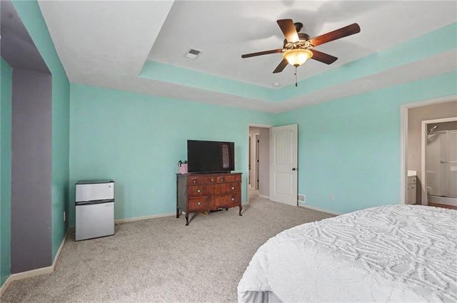10208 Theden Circle, Lenexa, KS 66220