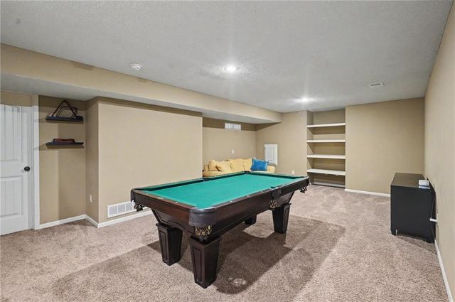 10208 Theden Circle, Lenexa, KS 66220