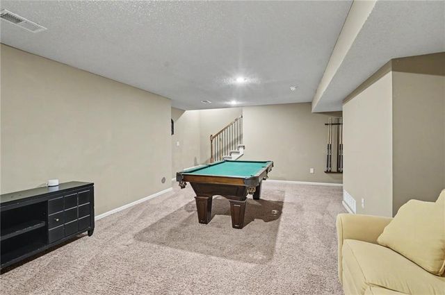 10208 Theden Circle, Lenexa, KS 66220