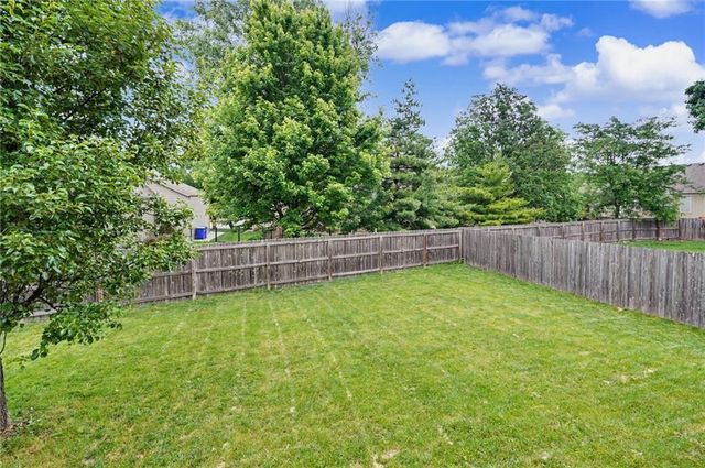 10208 Theden Circle, Lenexa, KS 66220