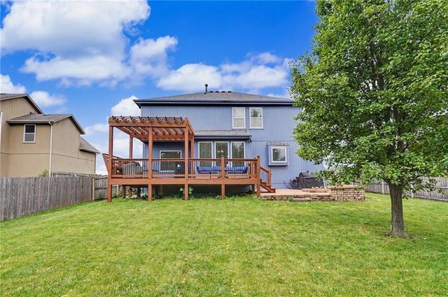 10208 Theden Circle, Lenexa, KS 66220