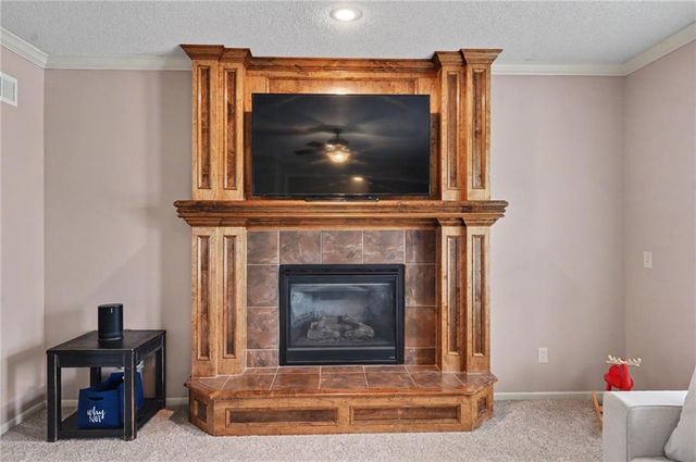 10208 Theden Circle, Lenexa, KS 66220