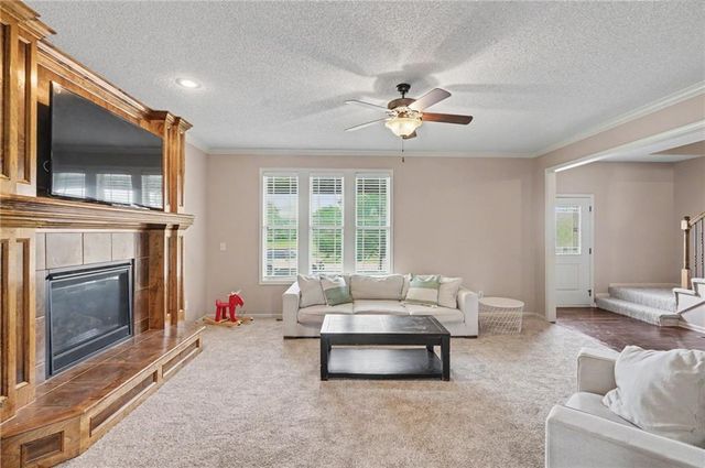 10208 Theden Circle, Lenexa, KS 66220