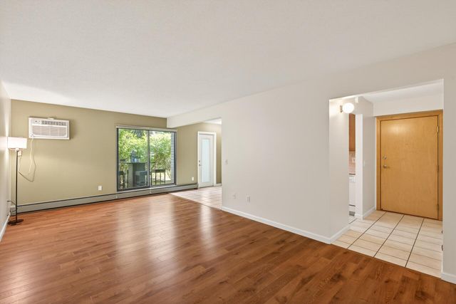 4624 Cedar Lake Road S 3, Saint Louis Park, MN 55416
