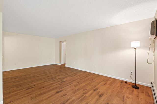 4624 Cedar Lake Road S 3, Saint Louis Park, MN 55416