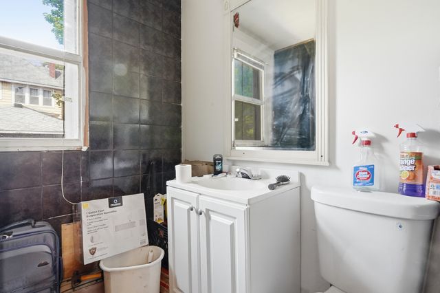 702 North Avenue, Waukegan, IL 60085