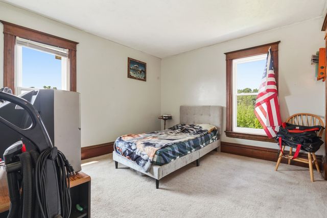 702 North Avenue, Waukegan, IL 60085