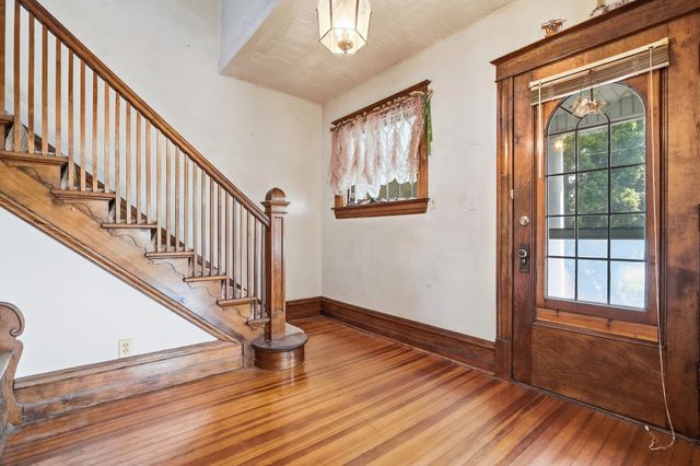 702 North Avenue, Waukegan, IL 60085