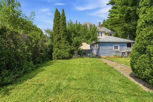 702 North Avenue, Waukegan, IL 60085