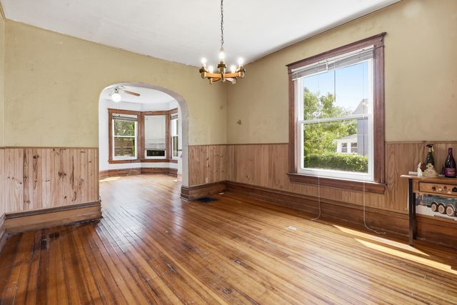 702 North Avenue, Waukegan, IL 60085