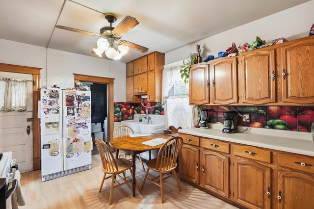 702 North Avenue, Waukegan, IL 60085