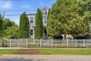 702 North Avenue, Waukegan, IL 60085