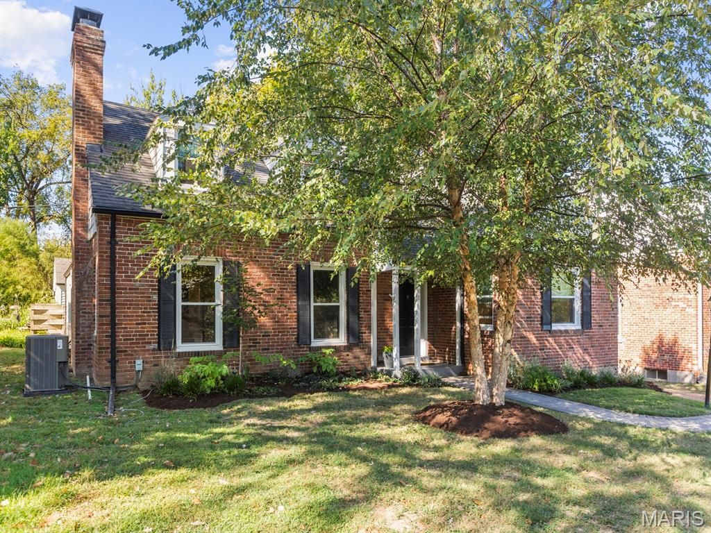 81 Highgate Road, St Louis, MO 63132