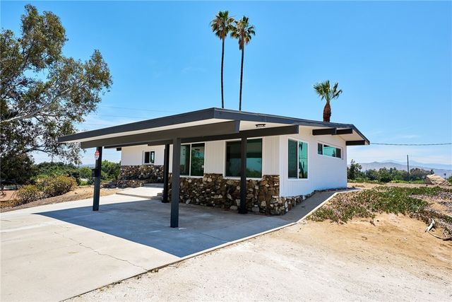 4262 Harrison Street, Riverside, CA 92503