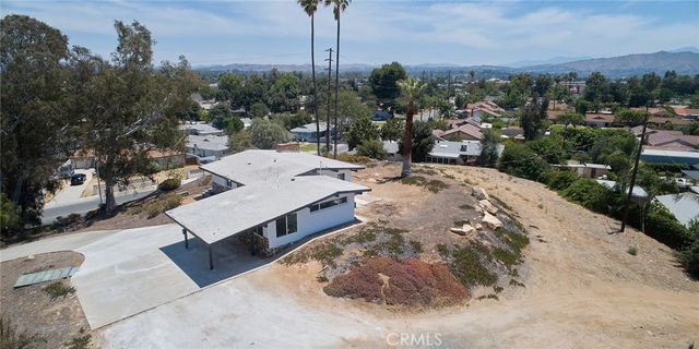 4262 Harrison Street, Riverside, CA 92503