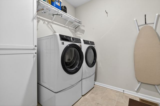 429 Fairway Lane, Sycamore, IL 60178