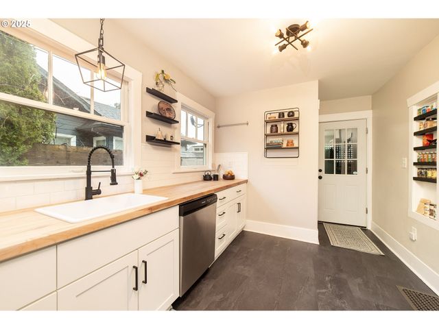 3506 Ne 78TH Ave, Portland, OR 97213