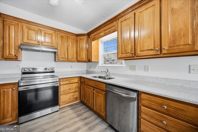 122 Oak Drive, Gray, GA 31032