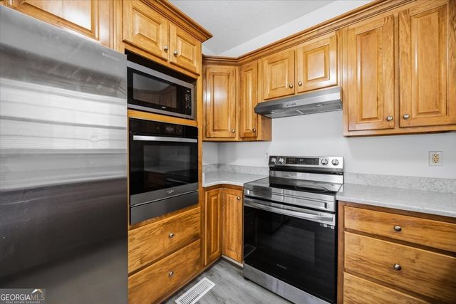 122 Oak Drive, Gray, GA 31032