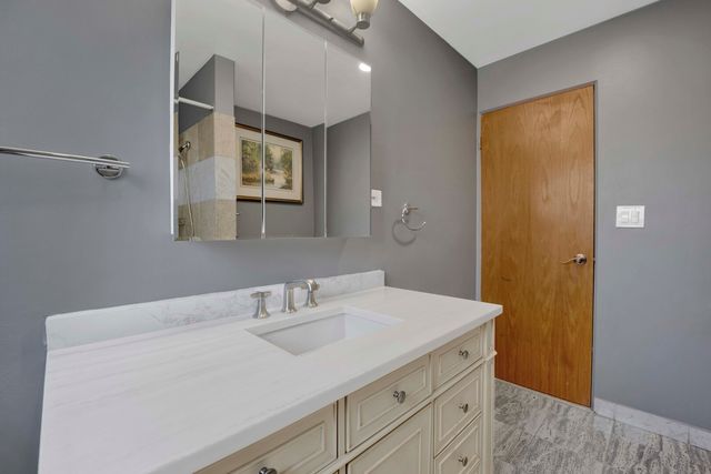 9138 Four Winds Way, Skokie, IL 60076