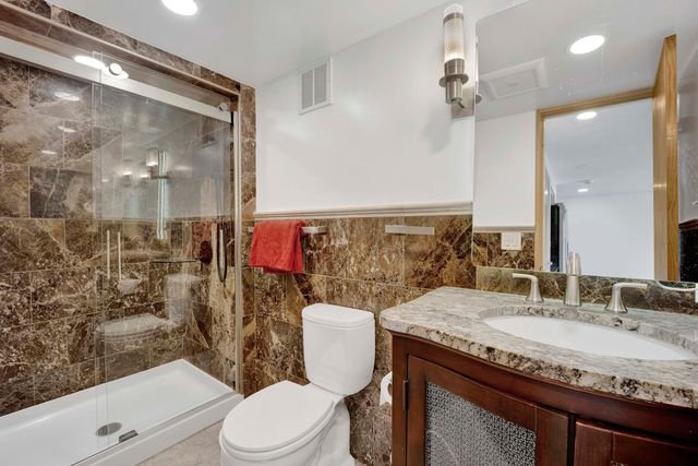 9138 Four Winds Way, Skokie, IL 60076