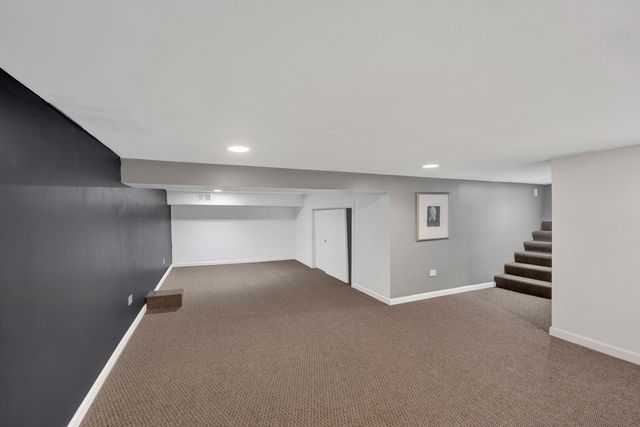9138 Four Winds Way, Skokie, IL 60076