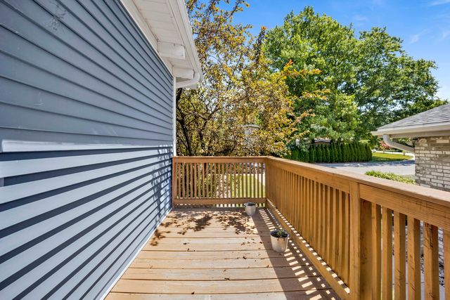 9138 Four Winds Way, Skokie, IL 60076