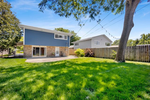 9138 Four Winds Way, Skokie, IL 60076