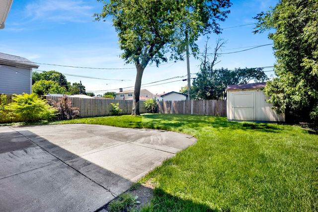 9138 Four Winds Way, Skokie, IL 60076