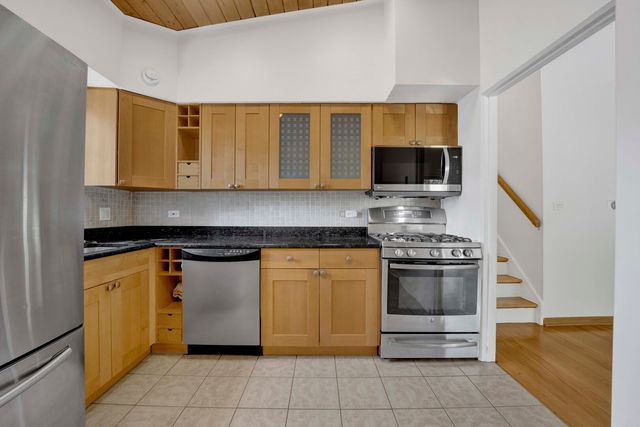 9138 Four Winds Way, Skokie, IL 60076