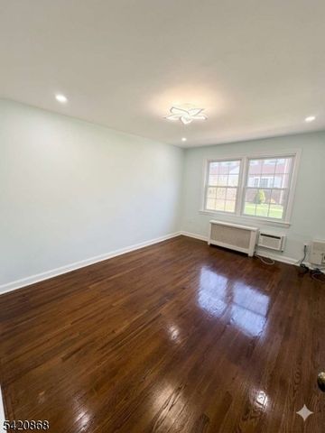 293 Elmwood Ave 293A, Maplewood Twp., NJ 07040