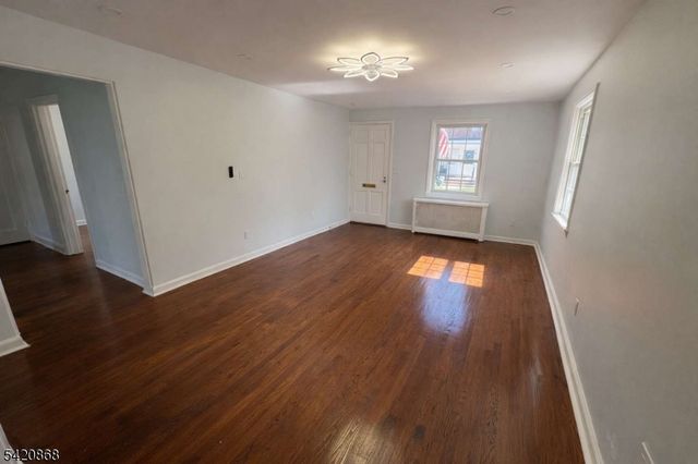 293 Elmwood Ave 293A, Maplewood Twp., NJ 07040