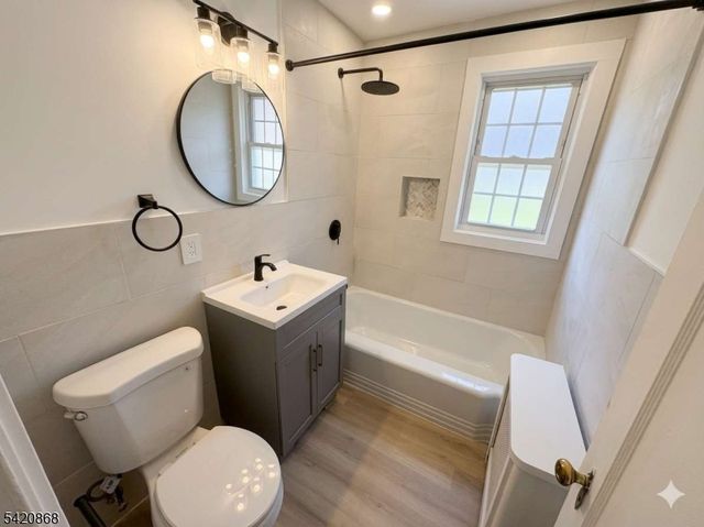 293 Elmwood Ave 293A, Maplewood Twp., NJ 07040