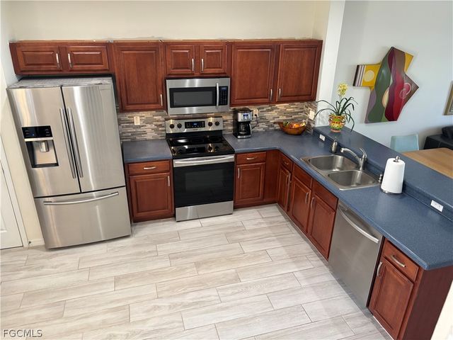 8451 Village Edge CIR 3, Fort Myers, FL 33919