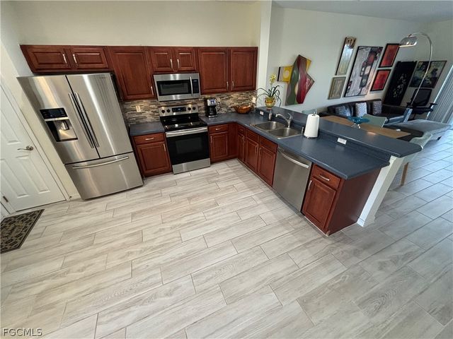 8451 Village Edge CIR 3, Fort Myers, FL 33919