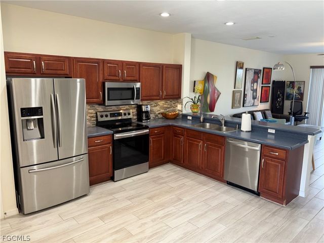 8451 Village Edge CIR 3, Fort Myers, FL 33919