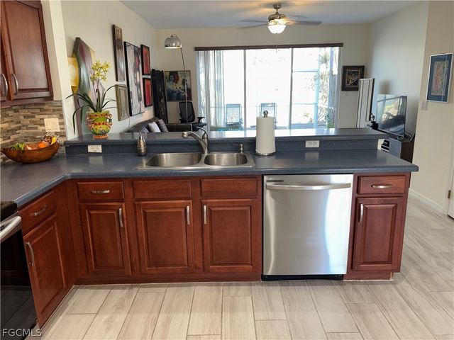 8451 Village Edge CIR 3, Fort Myers, FL 33919