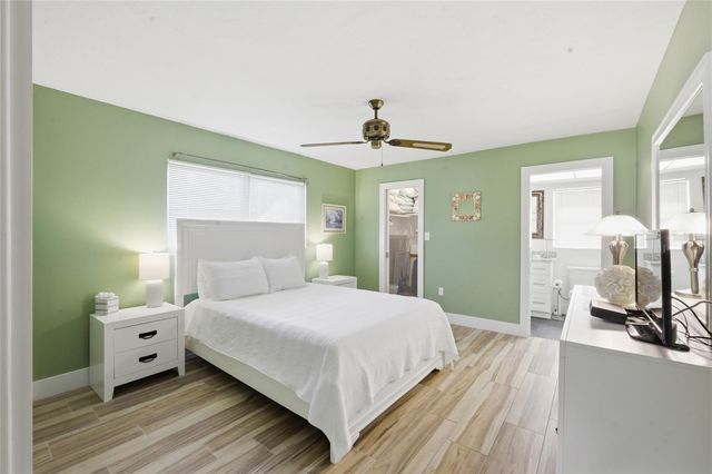 165 VISTA HERMOSA CIRCLE 24A, Sarasota, FL 34242