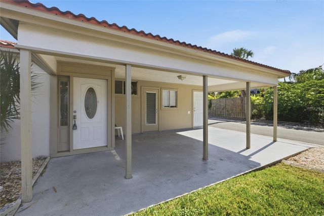 165 VISTA HERMOSA CIRCLE 24A, Sarasota, FL 34242