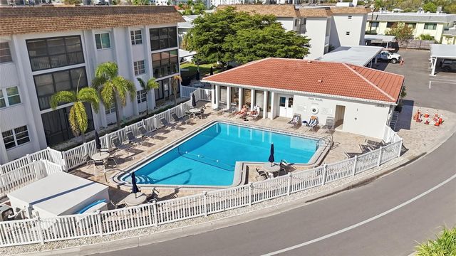 165 VISTA HERMOSA CIRCLE 24A, Sarasota, FL 34242