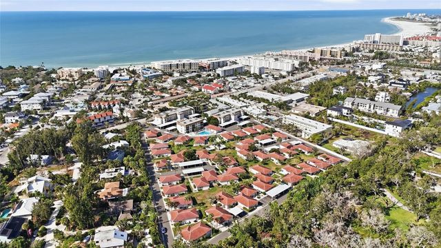 165 VISTA HERMOSA CIRCLE 24A, Sarasota, FL 34242