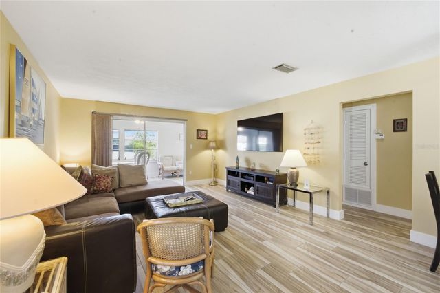 165 VISTA HERMOSA CIRCLE 24A, Sarasota, FL 34242